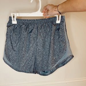 Nike shorts size M
